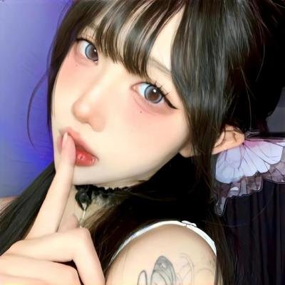 裸女游城
